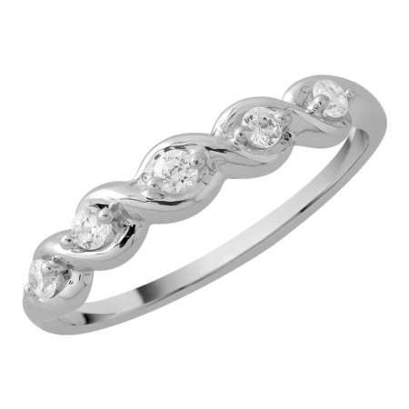 Five stone claw set round brilliant cut diamond ring in white gold\\n\\n11/03/2016 16:59