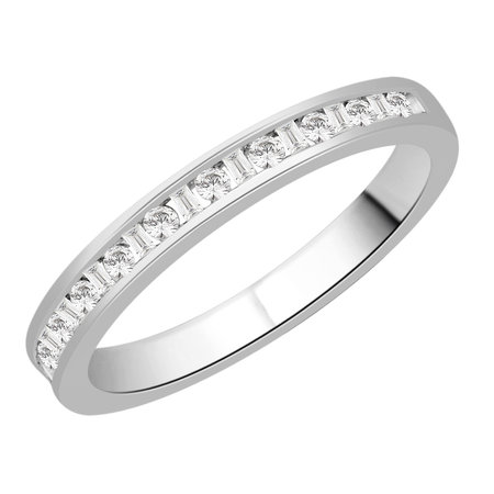 Channel set round and baguette cut diamonds set in white gold\\n\\n11/03/2016 16:59